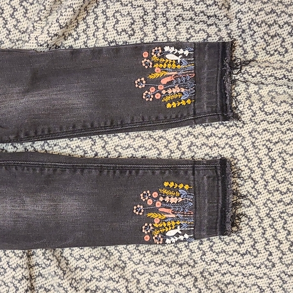 Ballerina Cut Distressed Black Jeans with Wildflower Cuff Details Size 2T - Picture 2 of 4